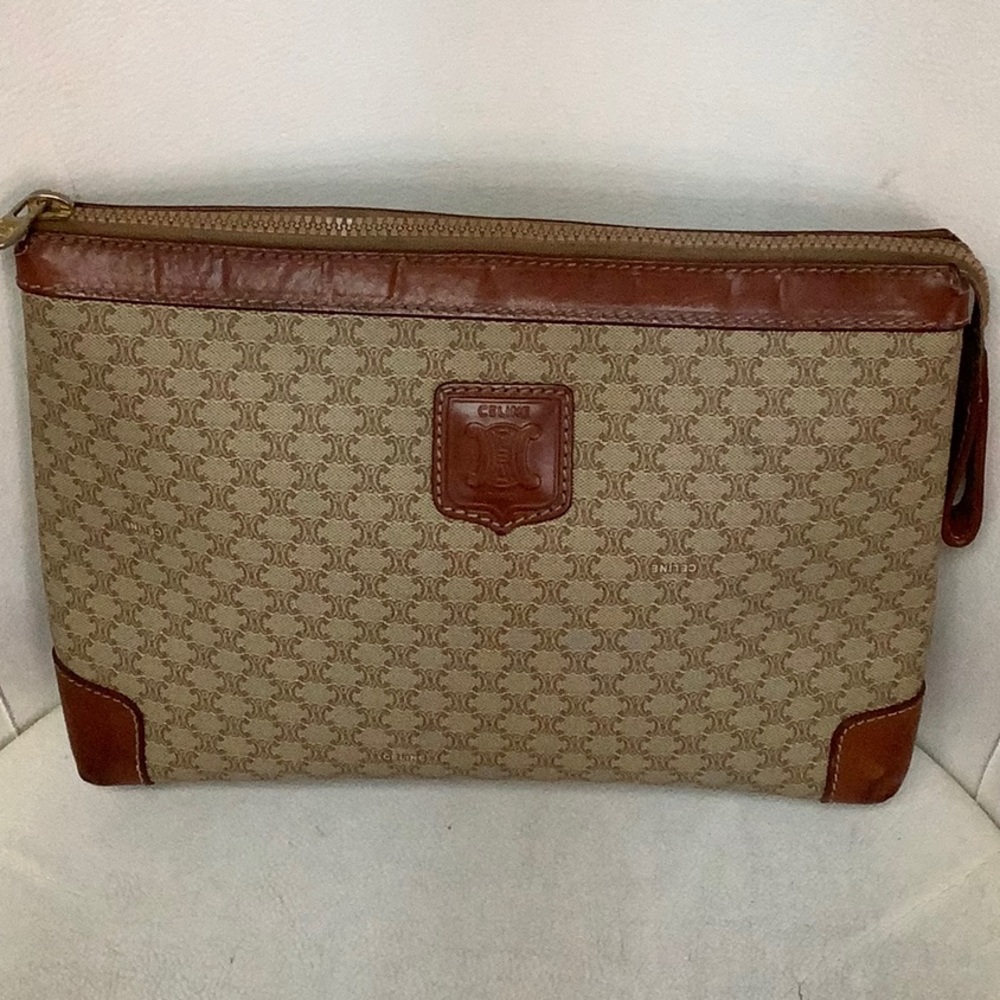 🥂Celine Triomphe Clutch🥂